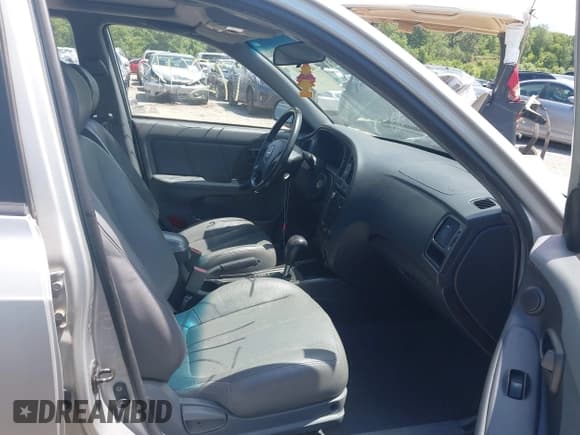 ✅ 2004 Hyundai Elantra GLS • VIN: KMHDN46D44U771365 • Lot: 42117241. Wystawiony na IAAI z przebiegiem 87 292 mil. Bezpłatny archiwum sprzedaży aukcyjnych z USA i szczegółowy raport historii pojazdu na DreamBid. Zdjęcie 5.