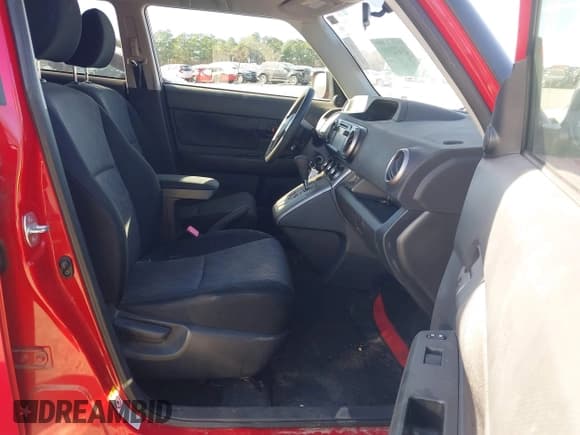 ✅ 2014 Scion xB • VIN: JTLZE4FE7EJ050547 • Lot: 43672951. Wystawiony na IAAI z przebiegiem 64 091 mil. Bezpłatny archiwum sprzedaży aukcyjnych z USA i szczegółowy raport historii pojazdu na DreamBid. Zdjęcie 5.