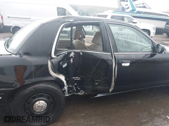 ✅ 2006 Ford Police Interceptor • VIN: 2FAFP71W66X166749 • Лот: 41717158. Опубликован ранее на IAAI с пробегом 141 607 миль. Бесплатный доступ к архиву аукционных продаж из США и подробный отчёт об истории автомобиля на DreamBid. Изображение 6.