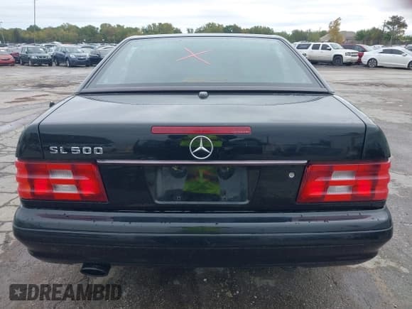 ✅ 2000 Mercedes-Benz SL 500 • VIN: WDBFA68F7YF193189 • Лот: 43392043. Опубликован ранее на IAAI с пробегом 90 807 миль. Бесплатный доступ к архиву аукционных продаж из США и подробный отчёт об истории автомобиля на DreamBid. Изображение 17.