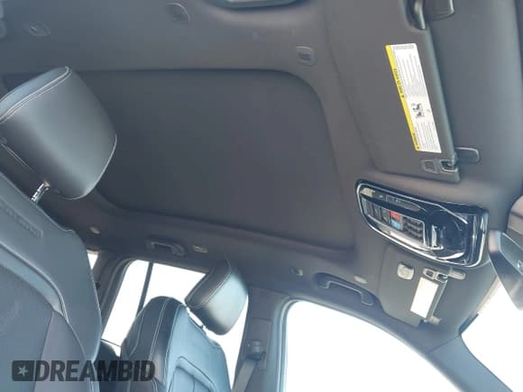 ✅ 2023 Jeep Grand Cherokee Overland • VIN: 1C4RJYD67P8791530 • Lot: 42284763. Listed on IAAI with 21,017 mi. Free auction sales archive from the USA and detailed vehicle history report at DreamBid. Image 18.