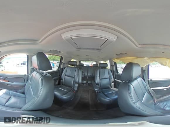 ✅ 2007 Chevrolet Suburban LTZ • VIN: 3GNFK16Y17G313207 • Lot: 62440655. Wystawiony na Copart z przebiegiem 255 152 mil. Bezpłatny archiwum sprzedaży aukcyjnych z USA i szczegółowy raport historii pojazdu na DreamBid. Zdjęcie 15.