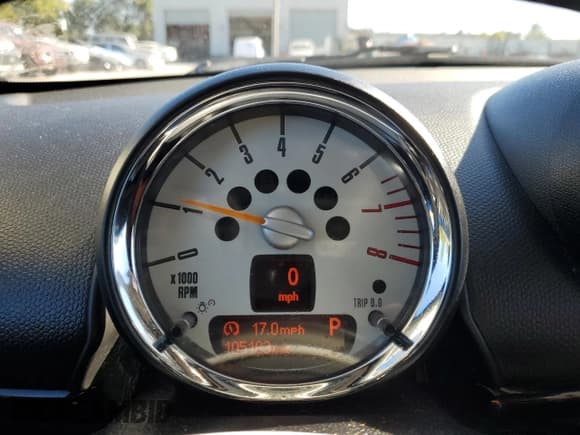 ✅ 2014 MINI Countryman S • VIN: WMWZC3C57EWP29072 • Lot: 88071195. Wystawiony na Copart z przebiegiem 105 183 mil. Bezpłatny archiwum sprzedaży aukcyjnych z USA i szczegółowy raport historii pojazdu na DreamBid. Zdjęcie 9.