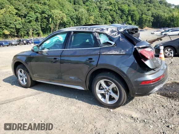✅ 2023 Audi Q5 Premium • VIN: WA1ABAFY0P2082483 • Lot: 67843745. Wystawiony na Copart z przebiegiem Nie podano. Bezpłatny archiwum sprzedaży aukcyjnych z USA i szczegółowy raport historii pojazdu na DreamBid. Zdjęcie 2.