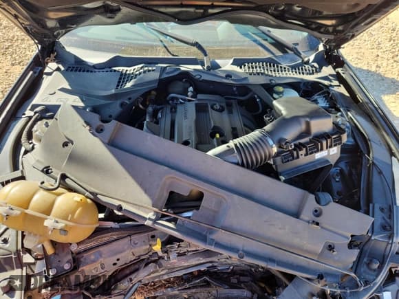 ✅ 2015 Ford Mustang EcoBoost Premium • VIN: 1FATP8UH3F5433319 • Лот: 86678035. Опубликован ранее на Copart с пробегом 127 464 миль. Бесплатный доступ к архиву аукционных продаж из США и подробный отчёт об истории автомобиля на DreamBid. Изображение 11.