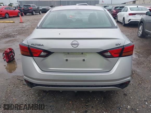 ✅ 2024 Nissan Altima SV • VIN: 1N4BL4DVXRN390947 • Lot: 43825934. Listed on IAAI with 56,254 mi. Free auction sales archive from the USA and detailed vehicle history report at DreamBid. Image 16.