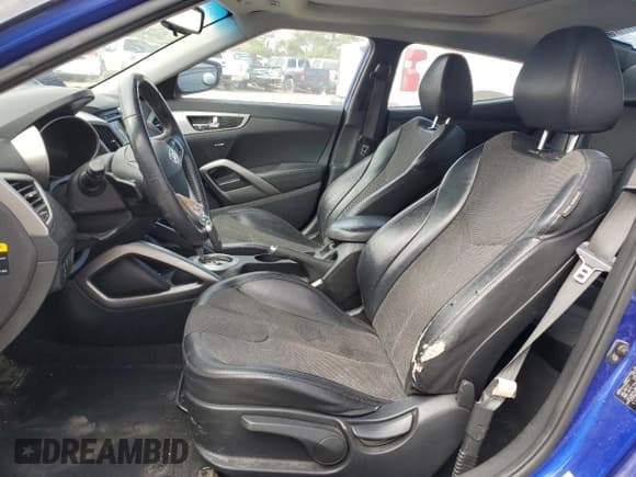 ✅ 2012 Hyundai Veloster w/Red Int • VIN: KMHTC6AD2CU048049 • Lot: 85809854. Wystawiony na Copart z przebiegiem 122 914 mil. Bezpłatny archiwum sprzedaży aukcyjnych z USA i szczegółowy raport historii pojazdu na DreamBid. Zdjęcie 7.