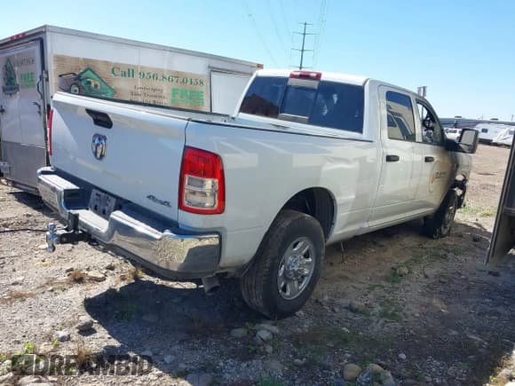✅ 2024 Ram 2500 Tradesman • VIN: 3C6UR5CL6RG254421 • Lot: 41653572. Listed on IAAI with Not provided. Free auction sales archive from the USA and detailed vehicle history report at DreamBid. Image 4.