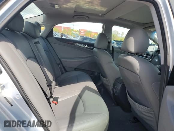 ✅ 2012 Hyundai Sonata Limited • VIN: 5NPEC4ACXCH500400 • Lot: 74188214. Listed on Copart with 149,117 mi. Free auction sales archive from the USA and detailed vehicle history report at DreamBid. Image 11.