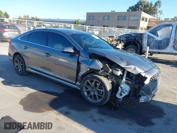 ✅ 2018 Hyundai Sonata Limited • VIN: 5NPE34AB9JH613811 • Lot: 43575587. Wystawiony na IAAI z przebiegiem 108 606 mil. Bezpłatny archiwum sprzedaży aukcyjnych z USA i szczegółowy raport historii pojazdu na DreamBid. Zdjęcie 1.