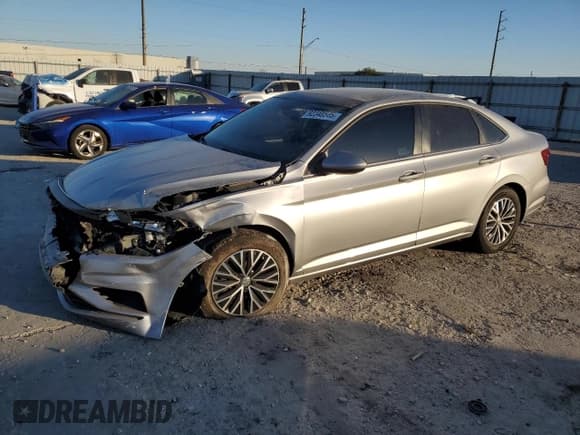 ✅ 2021 Volkswagen Jetta S • VIN: 3VWC57BU4MM100139 • Лот: 92348545. Опубликован ранее на Copart с пробегом 66 088 миль. Бесплатный доступ к архиву аукционных продаж из США и подробный отчёт об истории автомобиля на DreamBid. Изображение 1.