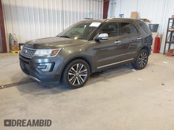 ✅ 2016 Ford Explorer Platinum • VIN: 1FM5K8HT8GGC87596 • Lot: 43537887. Wystawiony na IAAI z przebiegiem 206 619 mil. Bezpłatny archiwum sprzedaży aukcyjnych z USA i szczegółowy raport historii pojazdu na DreamBid. Zdjęcie 18.
