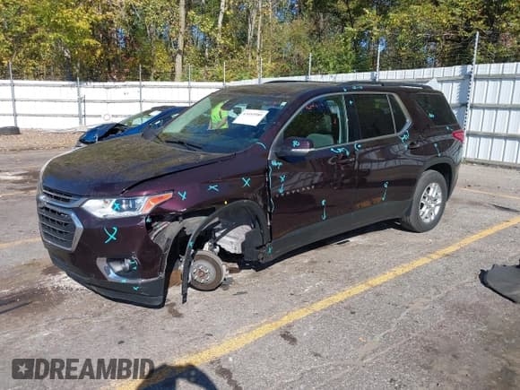 ✅ 2021 Chevrolet Traverse LT Cloth • VIN: 1GNEVGKW3MJ261227 • Lot: 43453989. Wystawiony na IAAI z przebiegiem 52 787 mil. Bezpłatny archiwum sprzedaży aukcyjnych z USA i szczegółowy raport historii pojazdu na DreamBid. Zdjęcie 2.