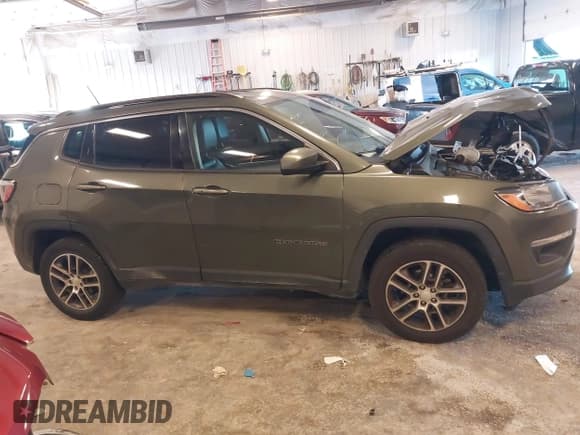 ✅ 2018 Jeep Compass Latitude • VIN: 3C4NJDBBXJT301159 • Lot: 43319630. Wystawiony na IAAI z przebiegiem 98 956 mil. Bezpłatny archiwum sprzedaży aukcyjnych z USA i szczegółowy raport historii pojazdu na DreamBid. Zdjęcie 13.