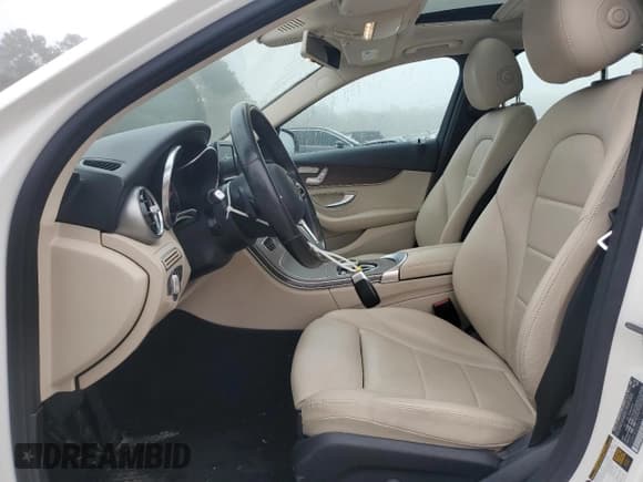 ✅ 2019 Mercedes-Benz C 300 • VIN: 55SWF8EBXKU321449 • Lot: 86281615. Listed on Copart with 52,695 mi. Free auction sales archive from the USA and detailed vehicle history report at DreamBid. Image 7.