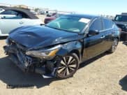 ✅ 2021 Nissan Altima SV • VIN: 1N4BL4DV6MN339390 • Lot: 43137636. Wystawiony na IAAI z przebiegiem 70 066 mil. Bezpłatny archiwum sprzedaży aukcyjnych z USA i szczegółowy raport historii pojazdu na DreamBid. Zdjęcie 2.