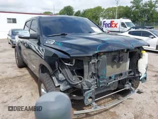 2019 Ram 1500 Laramie z VIN 1C6SRFJT1KN678165, wystawiony jako IAAI lot #42858998 z przebiegiem 112 069 mil mil oraz . Historia ofert i sprzedaży dostępna na DreamBid. Obrazek 1.