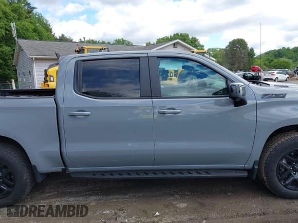 ✅ 2024 Chevrolet Silverado 1500 RST • VIN: 1GCUDEE87RZ193564 • Lot: 42321781. Listed on IAAI with 20,135 mi. Free auction sales archive from the USA and detailed vehicle history report at DreamBid. Image 14.