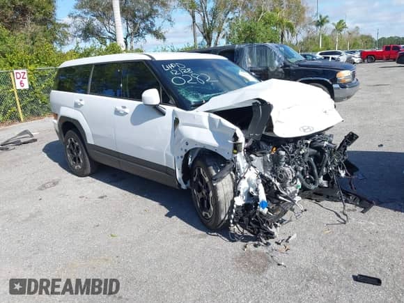 2025 Hyundai Santa Fe SE z VIN 5NMP14GL2SH070282, wystawiony jako IAAI lot #41259268 z przebiegiem 19 077 mil mil oraz . Historia ofert i sprzedaży dostępna na DreamBid. Obrazek 1.