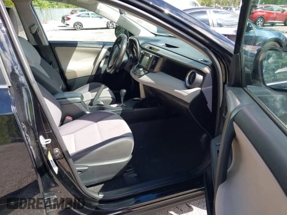 ✅ 2015 Toyota RAV4 XLE • VIN: 2T3WFREV7FW147289 • Лот: 43413855. Опубликован ранее на IAAI с пробегом 171 234 миль. Бесплатный доступ к архиву аукционных продаж из США и подробный отчёт об истории автомобиля на DreamBid. Изображение 5.