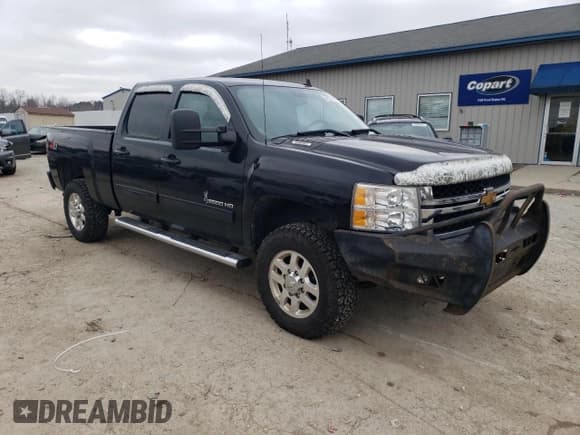✅ 2013 Chevrolet Silverado 2500HD LTZ • VIN: 1GC1KYCG4DF120814 • Lot: 82825784. Listed on Copart with 125,488 mi. Free auction sales archive from the USA and detailed vehicle history report at DreamBid. Image 4.