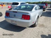 ✅ 2007 Ford Mustang Deluxe • VIN: 1ZVFT80N575312871 • Lot: 43395280. Listed on IAAI with 189,003 mi. Free auction sales archive from the USA and detailed vehicle history report at DreamBid. Image 4.