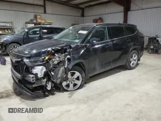 ✅ 2022 Toyota Highlander L • VIN: 5TDCZRBH8NS570813 • Lot: 42675145. Wystawiony na Copart z przebiegiem 63 539 mil. Bezpłatny archiwum sprzedaży aukcyjnych z USA i szczegółowy raport historii pojazdu na DreamBid. Zdjęcie 1.
