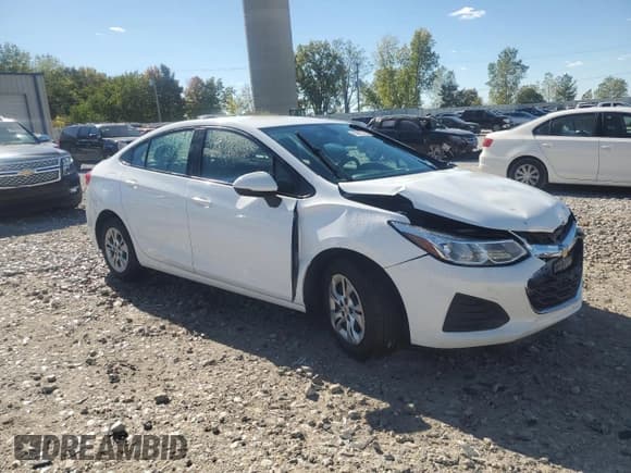 ✅ 2019 Chevrolet Cruze LS • VIN: 1G1BC5SMXK7123739 • Lot: 85825225. Listed on Copart with 139,222 mi. Free auction sales archive from the USA and detailed vehicle history report at DreamBid. Image 4.