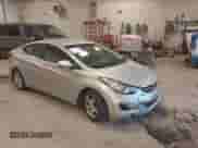 2013 Hyundai Elantra Limited z VIN KMHDH4AE1DU009702, wystawiony jako IAAI lot #43317233 z przebiegiem 211 882 mil mil oraz . Historia ofert i sprzedaży dostępna na DreamBid. Obrazek 1.