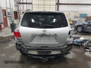 ✅ 2013 Toyota Highlander SE • VIN: 5TDZK3EH5DS132465 • Лот: 43560609. Опубликован ранее на IAAI с пробегом Не указан. Бесплатный доступ к архиву аукционных продаж из США и подробный отчёт об истории автомобиля на DreamBid. Изображение 17.