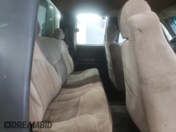 ✅ 2003 Chevrolet Silverado 2500HD LS • VIN: 1GCHC29U33E188273 • Лот: 67840875. Опубликован ранее на Copart с пробегом 248 529 миль. Бесплатный доступ к архиву аукционных продаж из США и подробный отчёт об истории автомобиля на DreamBid. Изображение 10.