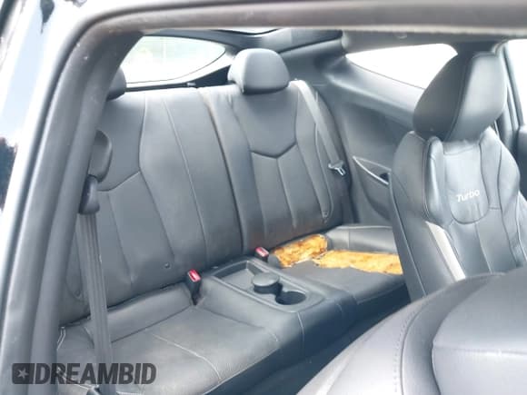 ✅ 2013 Hyundai Veloster Turbo • VIN: KMHTC6AE2DU111256 • Lot: 42796383. Wystawiony na IAAI z przebiegiem 127 660 mil. Bezpłatny archiwum sprzedaży aukcyjnych z USA i szczegółowy raport historii pojazdu na DreamBid. Zdjęcie 8.