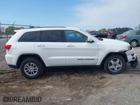 2018 Jeep Grand Cherokee Altitude с VIN 1C4RJFAG3JC180674, выставлен на аукционе IAAI как лот 40632513 с пробегом 87 403 миль миль и . История ставок и продаж доступна на DreamBid. Изображение 13.