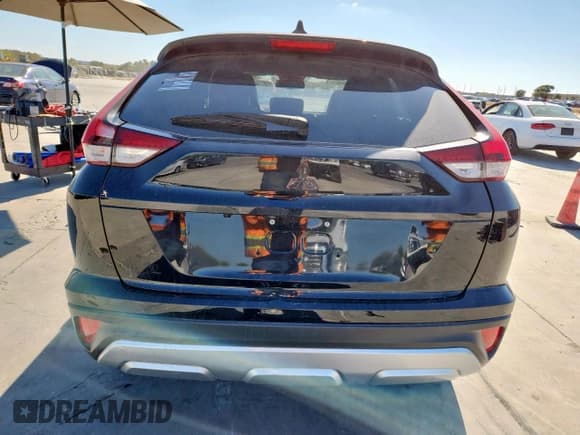 ✅ 2024 Mitsubishi Eclipse Cross SE • VIN: JA4ATWAA5RZ034833 • Lot: 92895215. Wystawiony na Copart z przebiegiem 29 510 mil. Bezpłatny archiwum sprzedaży aukcyjnych z USA i szczegółowy raport historii pojazdu na DreamBid. Zdjęcie 6.