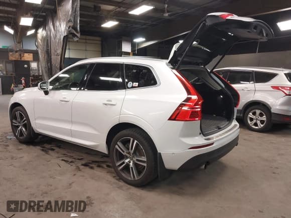✅ 2019 Volvo XC60 Momentum • VIN: LYVA22RK2KB230191 • Lot: 41248426. Listed on IAAI with 80,347 mi. Free auction sales archive from the USA and detailed vehicle history report at DreamBid. Image 3.