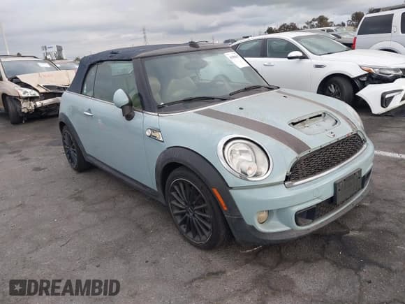 ✅ 2013 MINI Convertible S • VIN: WMWZP3C57DT551118 • Lot: 41086617. Wystawiony na IAAI z przebiegiem 108 049 mil. Bezpłatny archiwum sprzedaży aukcyjnych z USA i szczegółowy raport historii pojazdu na DreamBid. Zdjęcie 1.