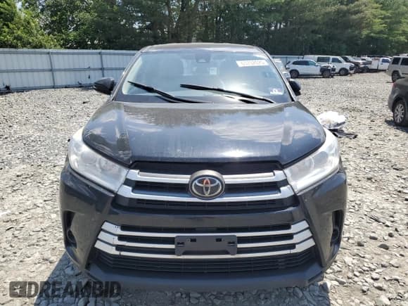 ✅ 2017 Toyota Highlander LE • VIN: 5TDBZRFH4HS431174 • Lot: 63752025. Listed on Copart with 476,014 mi. Free auction sales archive from the USA and detailed vehicle history report at DreamBid. Image 5.