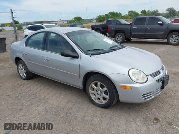 2005 Dodge Neon SXT z VIN 1B3ES56CX5D163464, wystawiony jako IAAI lot #42620643 z przebiegiem 179 297 mil mil oraz . Historia ofert i sprzedaży dostępna na DreamBid. Obrazek 1.