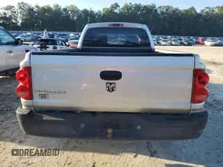 2006 Dodge Dakota ST z VIN 1D7HE22K16S653728, wystawiony jako Copart lot #74314944 z przebiegiem 175 916 mil mil oraz Szkoda całkowita • Salvage title. Historia ofert i sprzedaży dostępna na DreamBid. Obrazek 6.