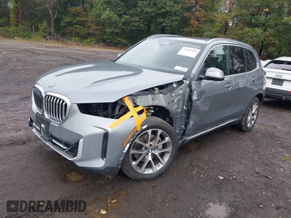 ✅ 2024 BMW X5 xDrive40i • VIN: 5UX23EU01R9W15896 • Lot: 43384419. Listed on IAAI with 12,737 mi. Free auction sales archive from the USA and detailed vehicle history report at DreamBid. Image 2.