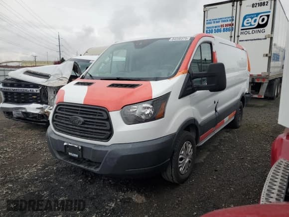 ✅ 2017 Ford Transit • VIN: 1FTYE1ZM4HKA72903 • Лот: 84230375. Опубликован ранее на Copart с пробегом 139 096 миль. Бесплатный доступ к архиву аукционных продаж из США и подробный отчёт об истории автомобиля на DreamBid. Изображение 1.