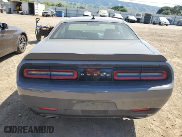 ✅ 2018 Dodge Challenger SXT Plus • VIN: 2C3CDZAG5JH183009 • Lot: 52932124. Wystawiony na Copart z przebiegiem 34 035 mil. Bezpłatny archiwum sprzedaży aukcyjnych z USA i szczegółowy raport historii pojazdu na DreamBid. Zdjęcie 6.