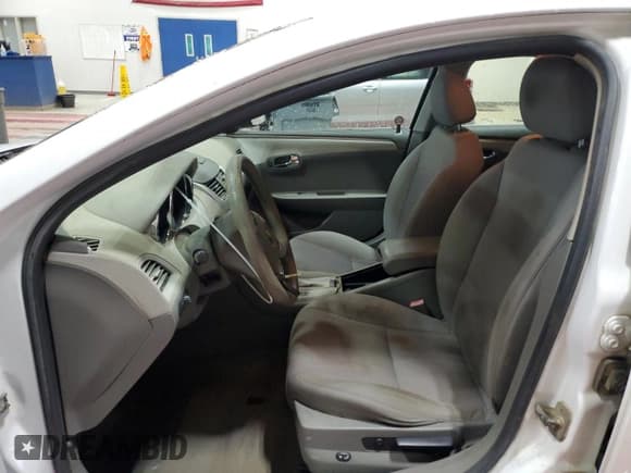 ✅ 2012 Chevrolet Malibu 1FL • VIN: 1G1ZA5E06CF117229 • Lot: 82648295. Wystawiony na Copart z przebiegiem 168 922 mil. Bezpłatny archiwum sprzedaży aukcyjnych z USA i szczegółowy raport historii pojazdu na DreamBid. Zdjęcie 7.