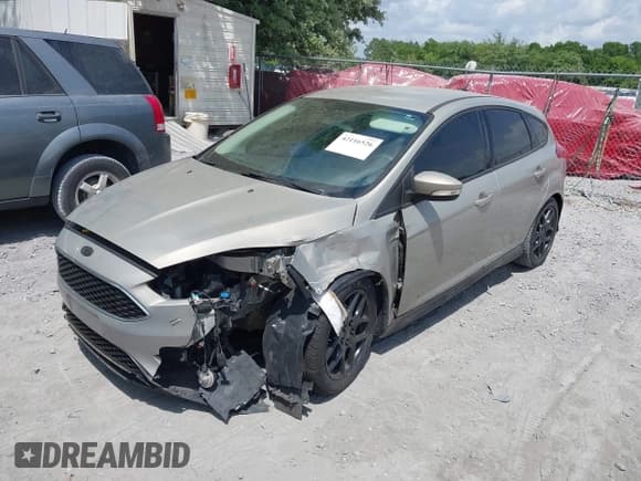 ✅ 2016 Ford Focus SE • VIN: 1FADP3K25GL236896 • Lot: 42116526. Wystawiony na IAAI z przebiegiem 101 862 mil. Bezpłatny archiwum sprzedaży aukcyjnych z USA i szczegółowy raport historii pojazdu na DreamBid. Zdjęcie 2.