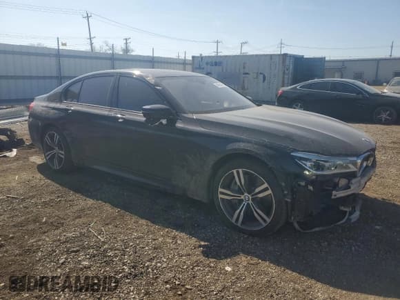 ✅ 2016 BMW 7 Series 750i xDrive • VIN: WBA7B0C51GG526703 • Lot: 48690465. Wystawiony na Copart z przebiegiem 73 853 mil. Bezpłatny archiwum sprzedaży aukcyjnych z USA i szczegółowy raport historii pojazdu na DreamBid. Zdjęcie 4.
