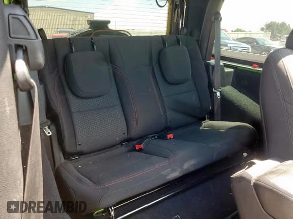 ✅ 2019 Jeep Wrangler Rubicon • VIN: 1C4HJXCN8KW503839 • Lot: 71015625. Wystawiony na Copart z przebiegiem 63 662 mil. Bezpłatny archiwum sprzedaży aukcyjnych z USA i szczegółowy raport historii pojazdu na DreamBid. Zdjęcie 10.