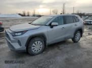 ✅ 2022 Toyota RAV4 LE • VIN: 2T3B1RFV8NC277819 • Лот: 41802164. Опубликован ранее на Copart с пробегом 34 084 миль. Бесплатный доступ к архиву аукционных продаж из США и подробный отчёт об истории автомобиля на DreamBid. Изображение 1.