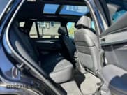 ✅ 2018 BMW X5 xDrive50i • VIN: 5UXKR6C53J0U15306 • Lot: 48483915. Wystawiony na Copart z przebiegiem 61 734 mil. Bezpłatny archiwum sprzedaży aukcyjnych z USA i szczegółowy raport historii pojazdu na DreamBid. Zdjęcie 7.