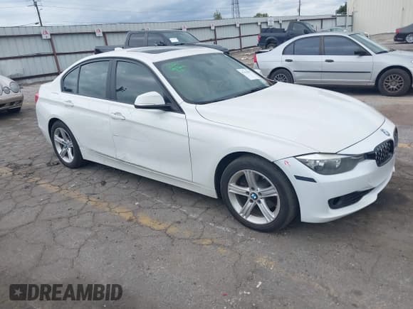 ✅ 2012 BMW 3 Series 328i • VIN: WBA3A5C52CF341655 • Лот: 43333904. Опубликован ранее на IAAI с пробегом 176 000 миль. Бесплатный доступ к архиву аукционных продаж из США и подробный отчёт об истории автомобиля на DreamBid. Изображение 1.