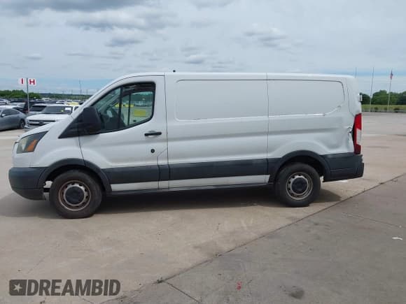 ✅ 2016 Ford Transit Cargo • VIN: 1FTYE1YM6GKB08669 • Lot: 42159212. Wystawiony na IAAI z przebiegiem 278 491 mil. Bezpłatny archiwum sprzedaży aukcyjnych z USA i szczegółowy raport historii pojazdu na DreamBid. Zdjęcie 14.